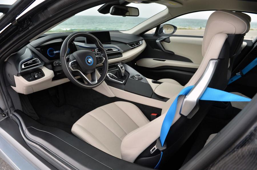  BMW i8 2014 года  (фото 144 из 180)
